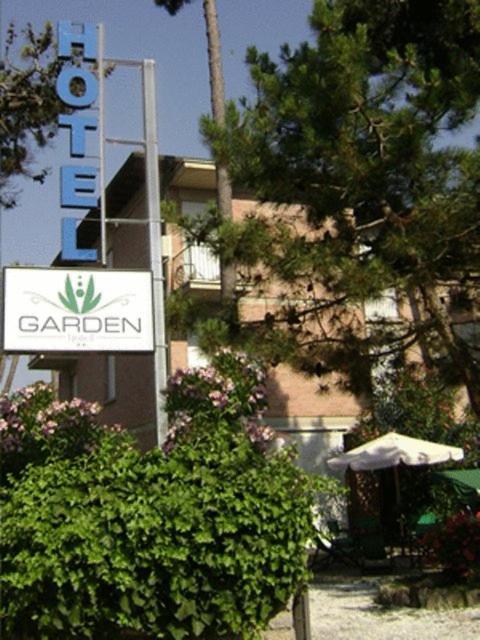 Hotel Garden Tirrenia Exteriér fotografie